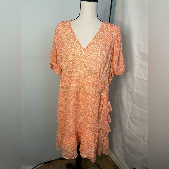 EXPRESS Peach/ White Faux Wrap Ruffle Dress S/S V-neck XL‎ msrp $78 - Picture 1 of 7